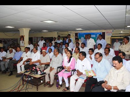 తెలంగాణ వచ్చినా: కోదండరాం అసహనం, కేసీఆర్ వ్యాఖ్యపై చర్చిస్తామని..