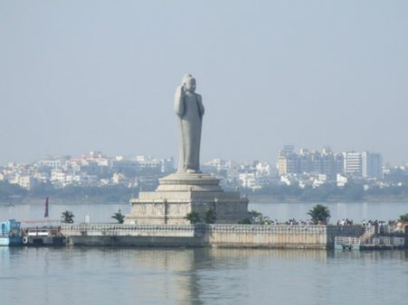 హుస్సేన్ సాగర్ ప్రక్షాళన: ట్యాంక్‌బండ్‌పై ట్రాఫిక్ బంద్