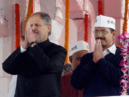 ఢిల్లీ వివాదం కొత్తమలుపు: గవర్నర్ అధికారాలపై గెజిట్, కేజ్రీవాల్‌కు షాక్