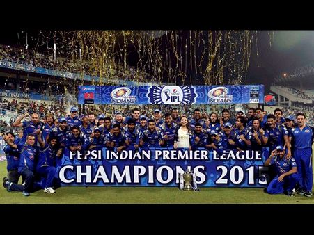 ధోనీ బౌల్డ్: రోహిత్ జోరు, ట్రోఫీతో సచిన్, నీతా(పిక్చర్స్)