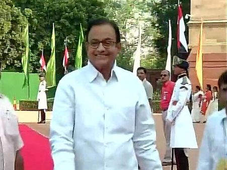 మోడీకి 10 మార్కులిచ్చేది వారే: చిద్దూ, రామాలయం కట్టాల్సిందే: ఆరెస్సెస్