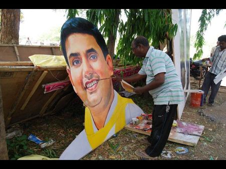 మహానాడును కార్నర్ చేసేందుకే కేసీఆర్, లోకేష్ సిద్దమా? (పిక్చర్స్)