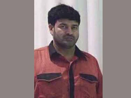 వందల కిలోల బంగారం: ఎవరీ అయూబ్ ఖాన్?