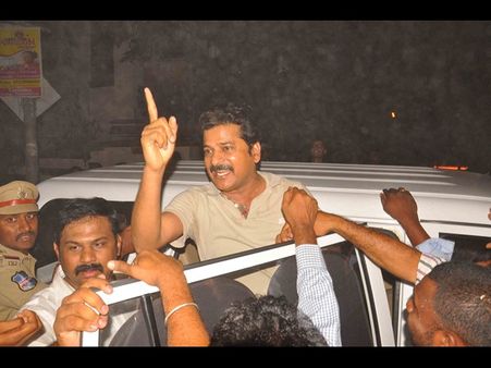 ఎమ్మెల్యే రేవంత్ రెడ్డి అరెస్టు: ట్రాప్ ఎలా చేశారు?