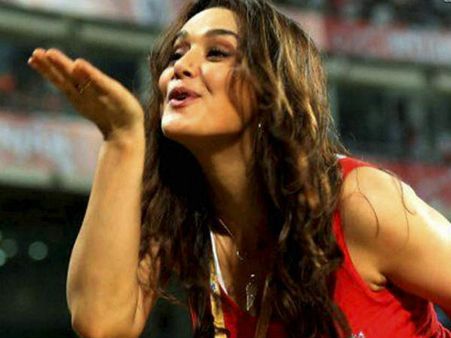 12 ఏళ్ల క్రితం చేశా: మ్యాగీపై ప్రీతిజింతా, తెలంగాణలోను నిషేధం దిశగా