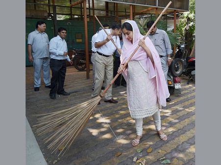 గిన్నిస్‌ రికార్డు సాధించిన స్వచ్ఛ భారత్‌ ప్రకటన