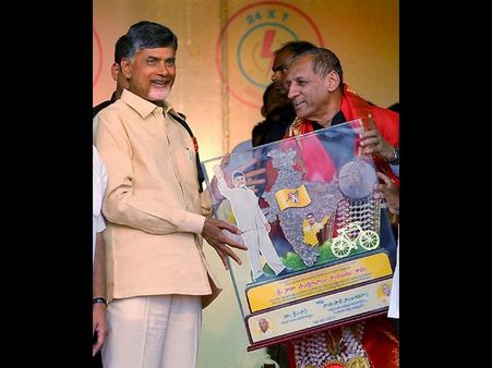 చంద్రబాబు ఫోన్ ట్యాపింగ్: హోం మంత్రితో గవర్నర్ ఏమన్నారు?