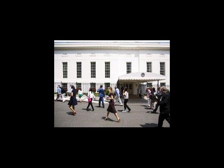 వైట్‌హౌస్‌కి బాంబు బెదిరింపు: పరుగులు తీశారు