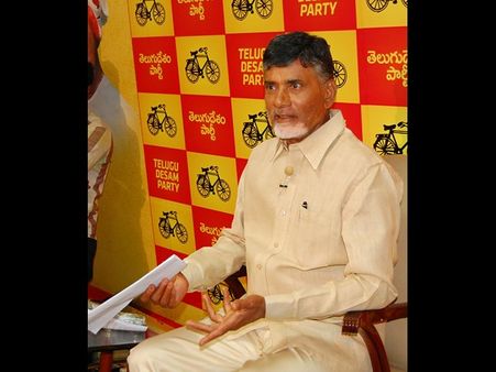 నో ఎస్కేప్: చంద్రబాబుకు సమన్లు, కానీ...?