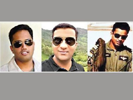 కోస్ట్ గార్డ్ విమానం: సముద్రంలో ఆనవాళ్లు