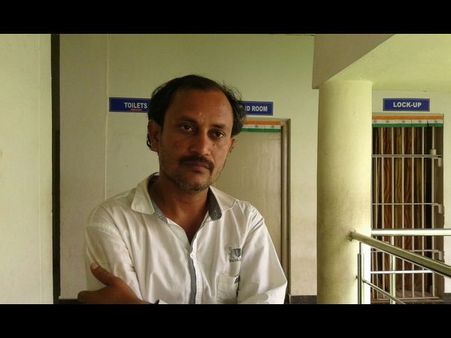 ఉద్యోగం పేరుతో 7గురు ఎమ్మెల్యేలు, 4గురు ఎంపీలకు టోకరా (పిక్చర్స్)