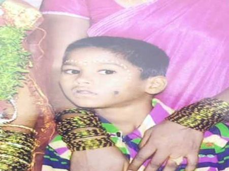 నాలాలో కొట్టుకుపోయిన 7 ఏళ్ల బాలుడు, ఓల్డ్ మలక్ పేట‌లో విషాదం