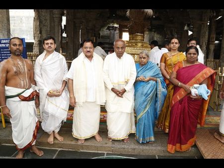 తిరుమలలో మాజీ ప్రధాని దేవెగౌడకు చేదు అనుభవం