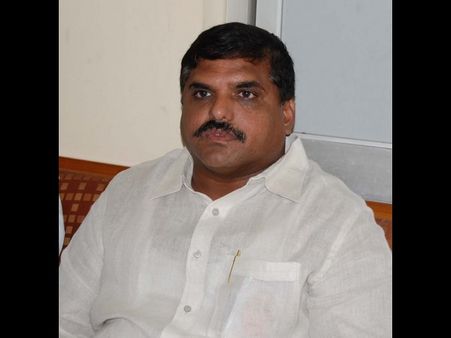 కేటీఆర్ కాళ్లు సుజన పట్టుకోలేదా?: జగన్-హరీష్‌ల భేటీపై బొత్స సవాల్