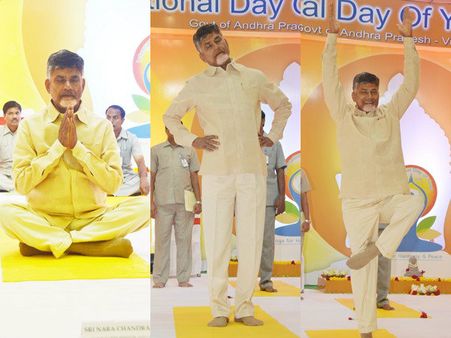 యోగా సాధనలో చంద్రబాబు: కళ్లు మూసుకున్నారు (ఫోటోలు)