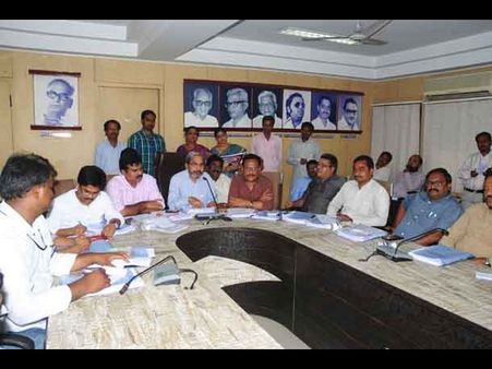 జర్నలిస్టులందరికీ అక్రిడిటేషన్లు: అల్లం నారాయణ