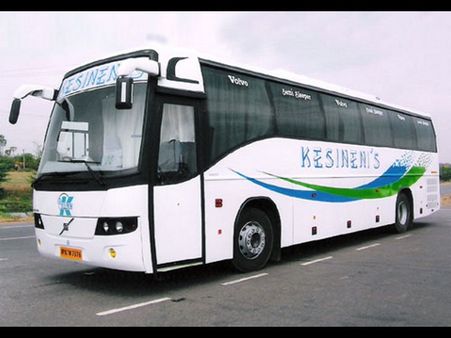 కేశినేని బస్సులో 7కిలోల బంగారం అదృశ్యం, లైంగిక వేధింపులపై ధర్నా