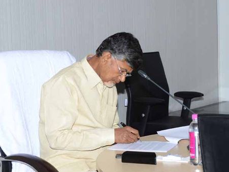 నోటుకు ఓటు కేసులో నోటీస్ ఖాయం: చంద్రబాబు ఏం చేస్తారు?