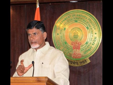 చిక్కుల్లో ముఖ్యమంత్రులు: కేసీఆర్, బాబుల ఎత్తు, పైఎత్తులు