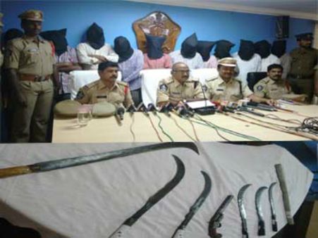 పుట్టపర్తి ఎంపీపీని చంపేందుకు పథక రచన: 11 మంది అరెస్ట్