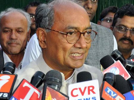 బాబు తప్పొప్పుకున్నట్లే, సెక్షన్ 8 వద్దనుకుంటే కేసీఆర్ నాడేంచేశారు: దిగ్విజయ్