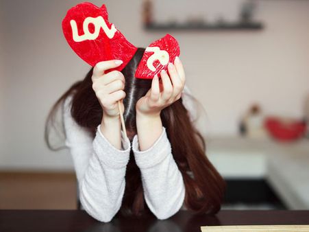 సీరియల్ ఎఫెక్ట్, చిన్నారి పెళ్లి కూతురు: తల్లిపై కోపంతో పక్కింటి వ్యక్తిని పెళ్లాడిన బాలిక