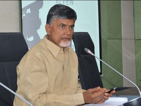 ఫోన్ ట్యాపింగ్ పరికరాలపై వికీలీక్స్ సంచలనం: చిక్కుల్లో పడిన చంద్రబాబు