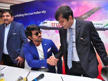 రాంచరణ్ ‘ట్రూజెట్‌’ విమానానికి చిరంజీవి పూజలు