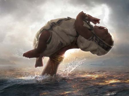 పుష్కరాలు: గోదావరి నదిలో 'బాహుబలి' శివగామి! బాబు హ్యాపీ