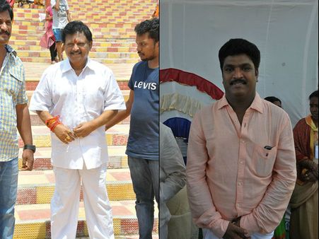 ధర్మపురిలో కోడి రామకృష్ణ, ఆర్పీ, శివారెడ్డి స్నానాలు: స్టేషన్లు కిటకిట(పిక్చర్స్)