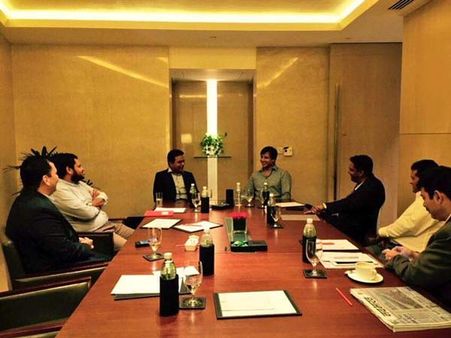 తెలంగాణ నా జన్మభూమి: కెటిఆర్‌తో బాలీవుడ్ నటుడు వివేక్ ఒబెరాయ్