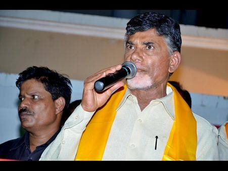 'చంద్రబాబూ! నోరు అదుపులో పెట్టుకో, డికె అరుణలా గూండాలంకాదు'