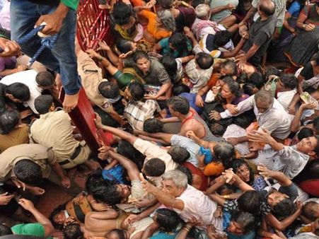 పుష్కరాల్లో వరుస ప్రమాదాలపై ఎన్నో డౌట్స్, మొన్నటి ఘటనలో షాకింగ్!