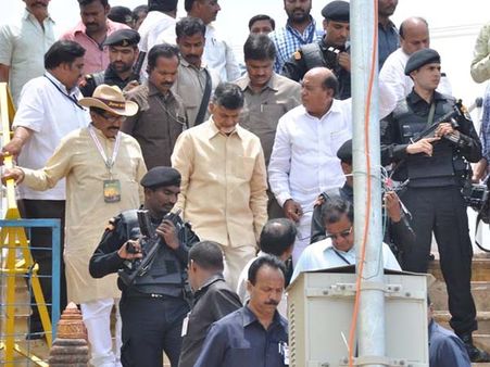 రాజమండ్రి ఇక రాజమహేంద్రవరం, అదే బాధిస్తోంది: తొక్కిసలాటపై బాబు