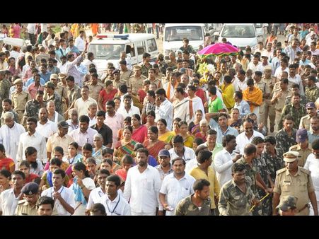 వైభవంగా ముగిసిన పుష్కరాలు: స్నానమాచరించిన 6కోట్ల భక్తులు(పిక్చర్స్)