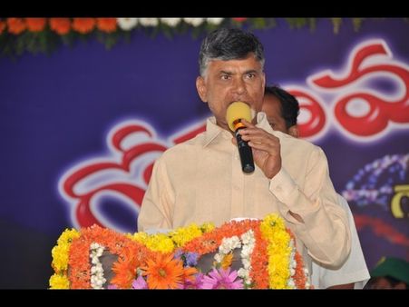 ఇలా చేయాలి: బాబు, తమాషాగా ఉందా అంటూ మీడియాపై ఆగ్రహం