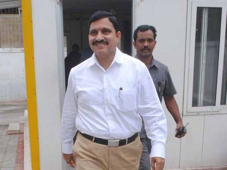 కేసుల మాఫీకే జగన్ ఢిల్లీకి, హోదా వస్తుంది: సుజనా చౌదరి