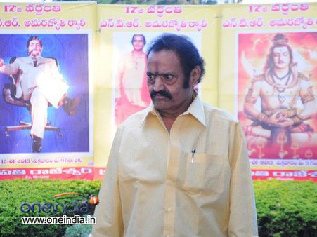 హరికృష్ణ యాక్టివ్: వనజాక్షికి అండ, రిషికేశ్వరి ఇష్యుపై ఫైర్