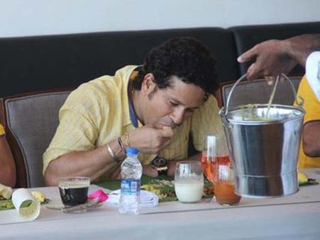 హైద్రాబాద్ బిర్యానీ తినకుండా వెళ్లను, ఫలక్‌నుమా అద్భుతం: సచిన్