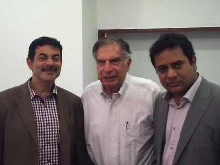 ఇండస్ట్రియల్ పాలసీ భేష్, ఎక్కడా చూడలేదు: కెటిఆర్‌తో రతన్ టాటా