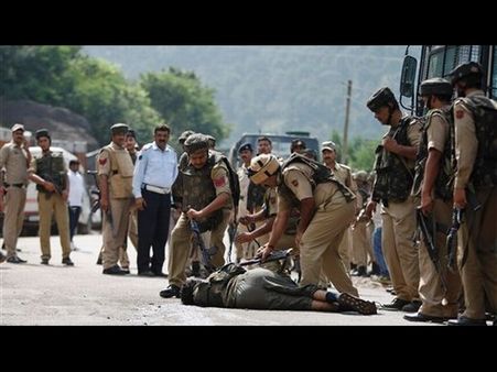 ఉగ్రదాడి, వీరమరణం, రాకీ అంత్యక్రియలు