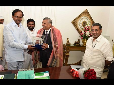 యాదాద్రి పవర్ ప్లాంటుకు రూ. 16వేల కోట్లు: కెసిఆర్‌కు అందించిన రాజీవ్(పిక్చర్స్)