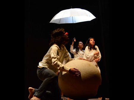 కొత్త చందమామ: అలరించిన 'మూన్‌పుల్' నాటకం