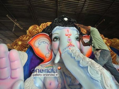 బెంగళూర్‌ని చూడండి: నిమజ్జనంపై హైకోర్టు, ఆ మొత్తం ఉంచండి, ఏపీ బోర్డ్ ఖాతాలపై..