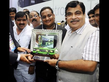 ఒక్కోదానికి కేంద్రం రూ.కోటి సాయం: ఢిల్లీలో తెలంగాణ మంత్రి (పిక్చర్స్)