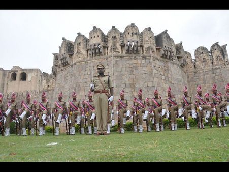 విద్యుత్ కాంతుల్లో గొల్కోండ కోట: రిహార్సల్స్(పిక్చర్స్)