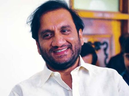 వైసిపి జిల్లా అధ్యక్ష పదవికి ప్రసన్న కుమార్ రాజీనామా: జగన్ పార్టీ నేత అరెస్ట్