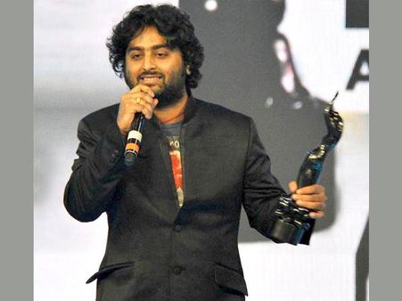 ఆషికి-2 సింగర్ అర్జీత్‌కు గ్యాంగ్‌స్టర్ వార్నింగ్!