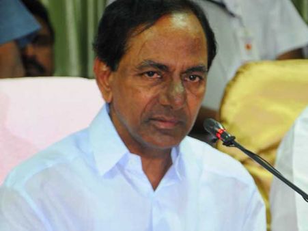 'కెసిఆర్ పైన యువకులు బాహుబలిలా తిరగబడటం ఖాయం'