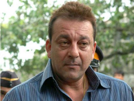 బాలీవుడ్ హీరో సంజయ్ దత్‌కు పెరోల్